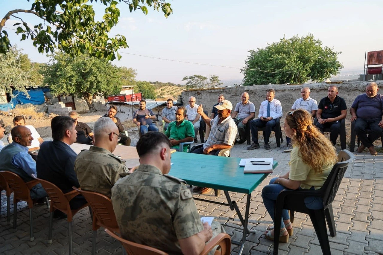 Kilis&rsquo;te Davul Zurna, T&uuml;rk&uuml;ler ve G&ouml;n&uuml;l Sohbetleri! Vali Kalaylı K&ouml;ylerde