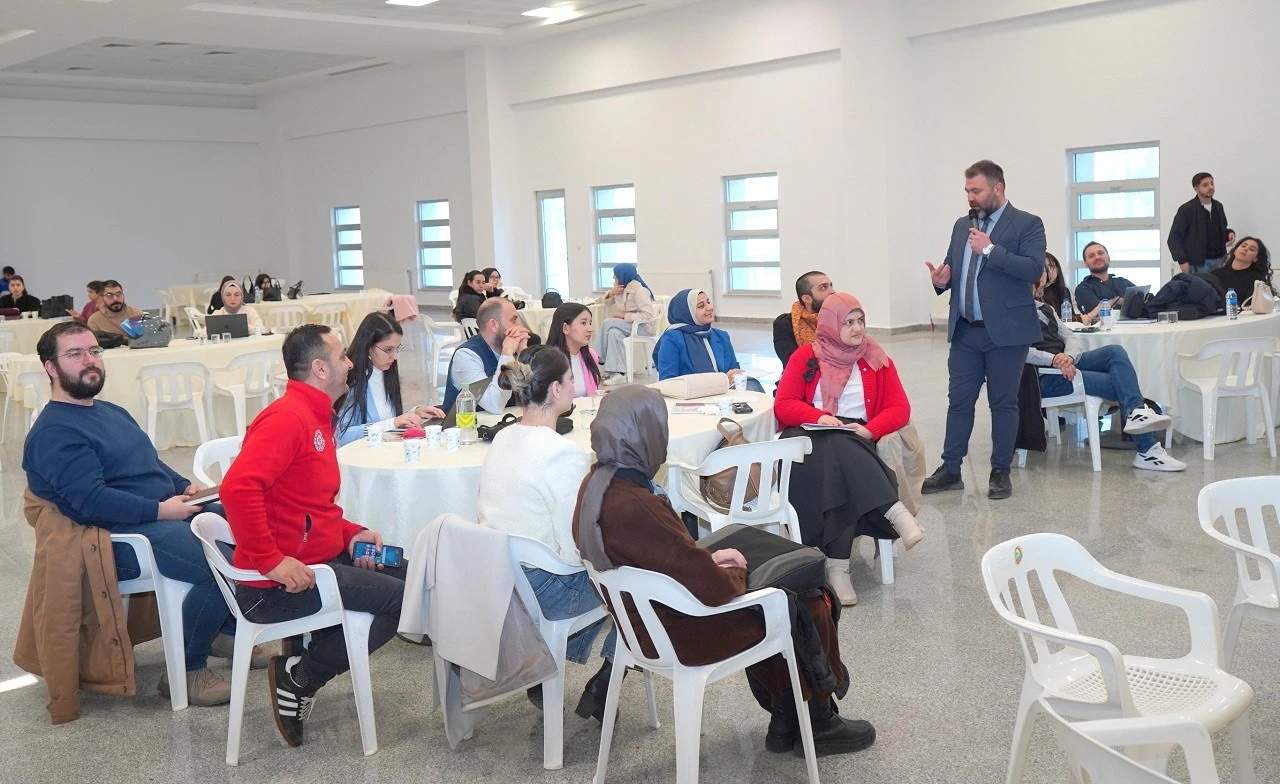 Kilis&rsquo;te Gen&ccedil;ler Proje &Uuml;retmeye Hazırlanıyor