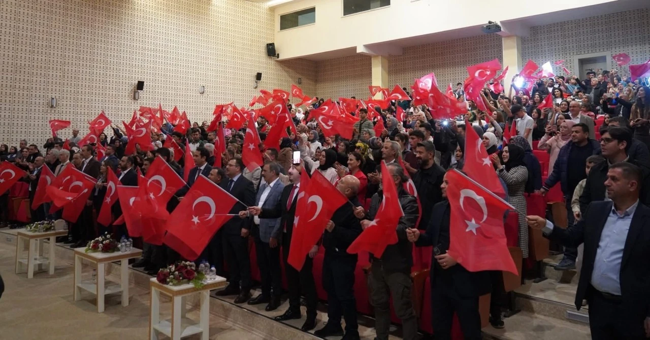 Kilis&rsquo;te &ldquo;Kim Var?&rdquo; Sanat Etkinliğine Yoğun İlgi