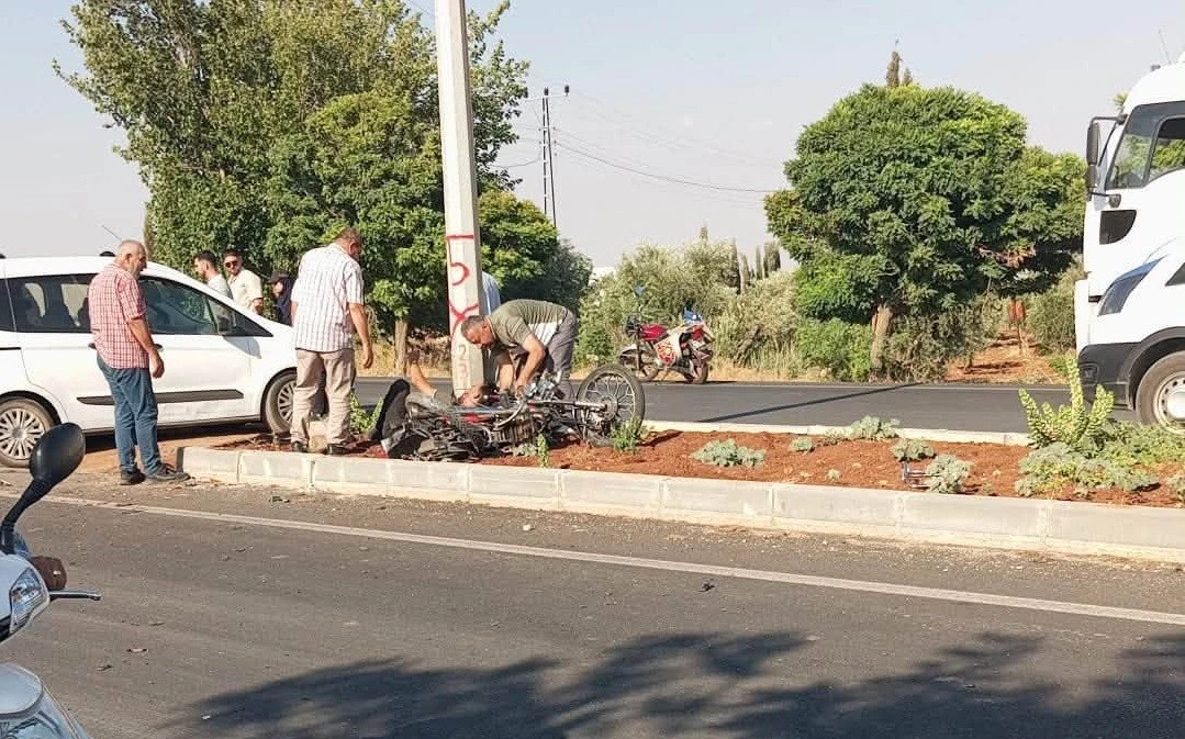 Kilis'te &Ouml;nc&uuml;pınar Yolunda Trafik Kazası 2 Kişi Yaralandı