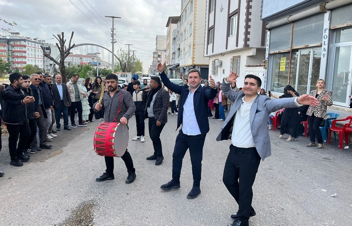 Kilis&rsquo;te Sokaklar Şenlendi Geleneksel D&uuml;ğ&uuml;n ve Kına Sezonu Başladı