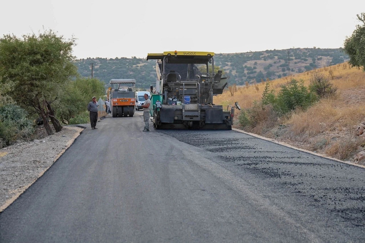 Kilis&rsquo;te Uzunlu ve Topdağı K&ouml;y Yollarında BSK Asfalt &Ccedil;alışması