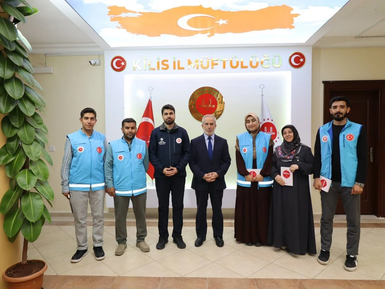 Kilis&rsquo;ten Filistin ve Doğu T&uuml;rkistan&rsquo;a Destek Eli
