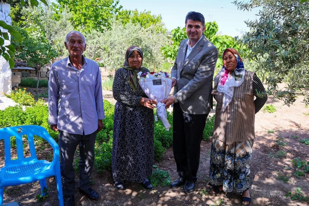 Kilis Valisi Kalaylı&rsquo;dan Şehit Annesine Anneler G&uuml;n&uuml; Ziyareti
