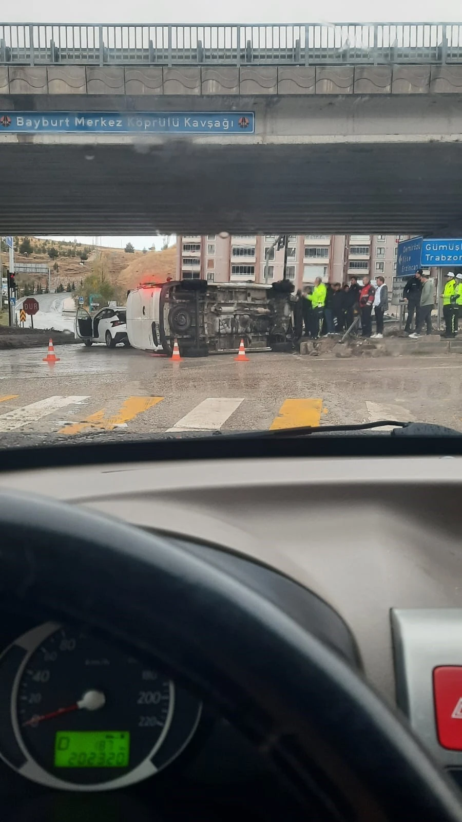 Köprülü Kavşağı’nda kaza!