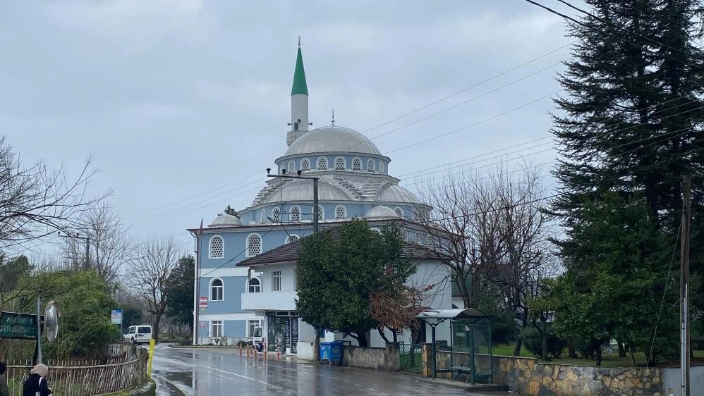 Ölmeden iki camide selasını okuttu, mahalleli hayrete düştü
