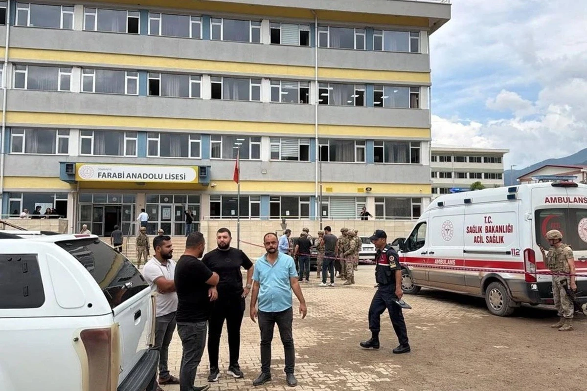 Osmaniye'de &Ouml;ğretmene Silahlı Saldırı: Yaralı Eğitimci Tedavi Altına Alındı