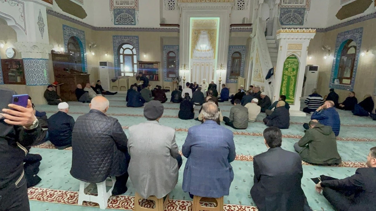 S&uuml;reyya &Ouml;zyardımcı Hayrına İftar ve Tevhid Programı D&uuml;zenlendi