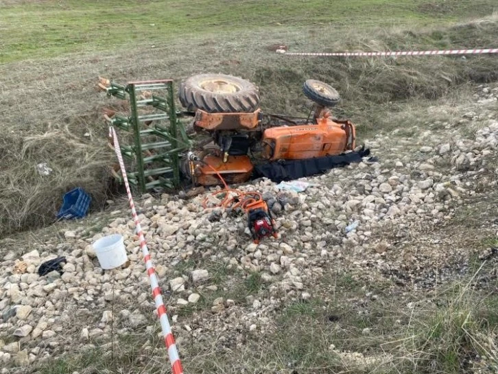Traktörün altında kalan sürücü hayatını kaybetti