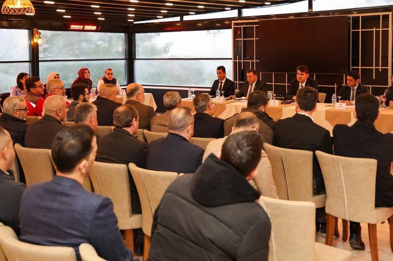 Vali Kalaylı&rsquo;dan Kilis&rsquo;te Suriyeli Kanaat &Ouml;nderleriyle Bir Araya Geldi