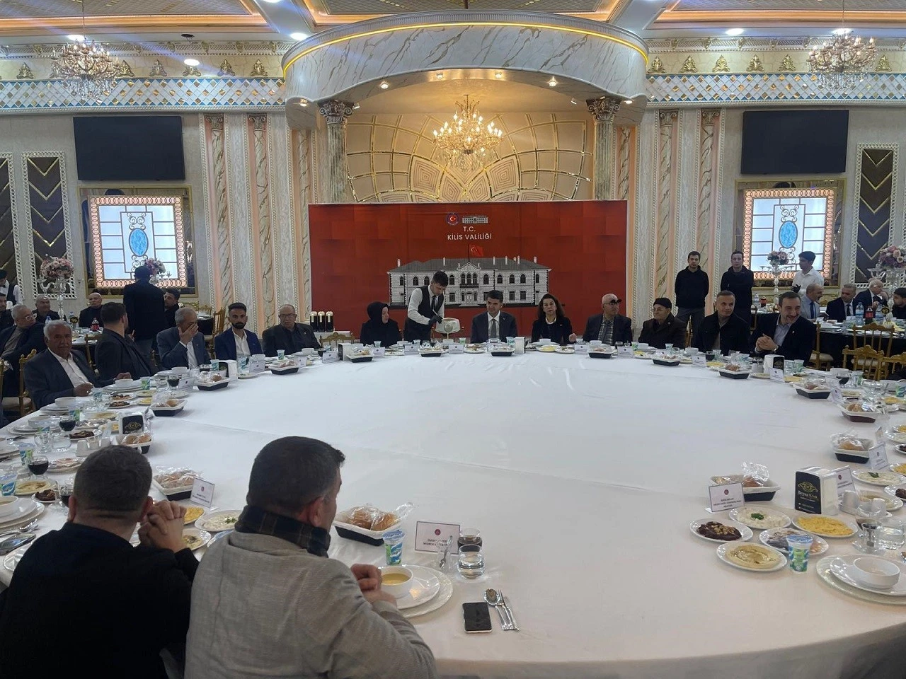 Vali Kalaylı Muhtarlarla İftar Sofrasında Buluştu