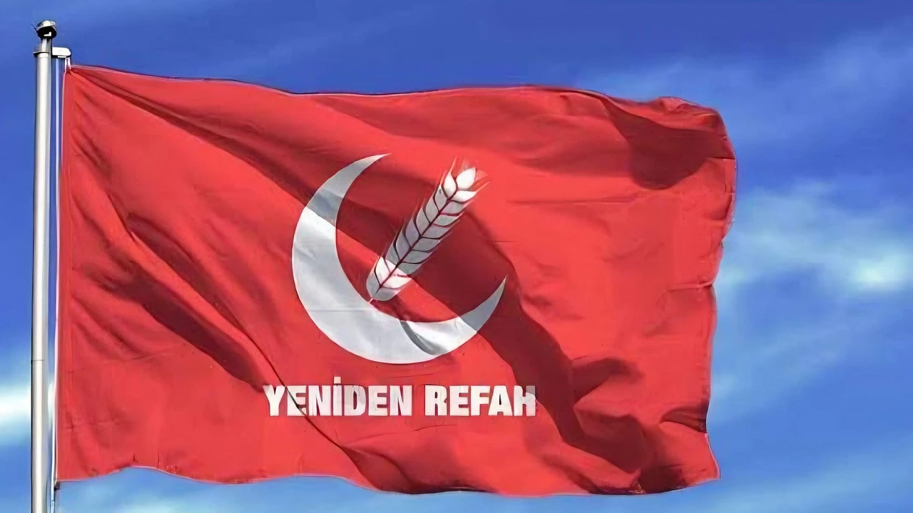 Yeniden Refah'da Peşe Peşe 3 istifa! AK Parti&rsquo;ye mi Ge&ccedil;ecekler?