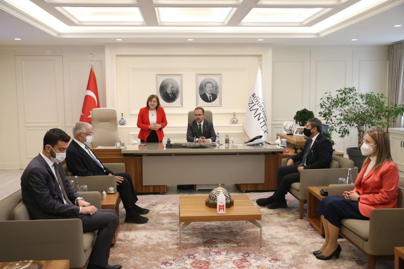 BAKAN KASAPOĞLU GAZİANTEP'TE!  "GAZİANTEP MODELİ YEREL YÖNETİMLER VE İŞ BİRLİKLERİ AÇISINDAN ÖNCÜ BİR MODEL"