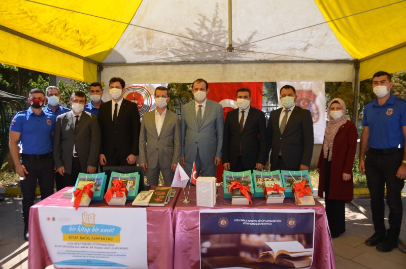 CEZAEVLERİNE KURULACAK KÜTÜPHANE İÇİN KİTAP BAĞIŞINA DESTEK!