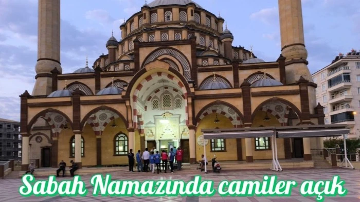Kilis’te Sabah Namazında Camiler Açık