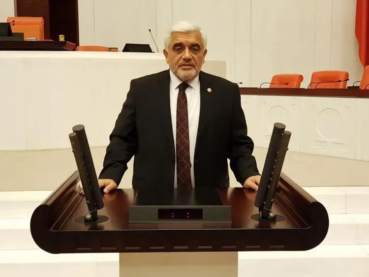 M. HİLMİ DÜLGER "AK SEVDA 20 YAŞINDA"