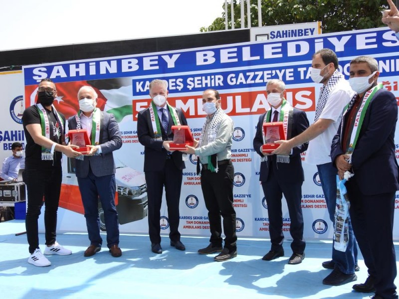 ŞAHİNBEY'DEN GAZZE'YE TAM DONANIMLI 5 AMBULANS