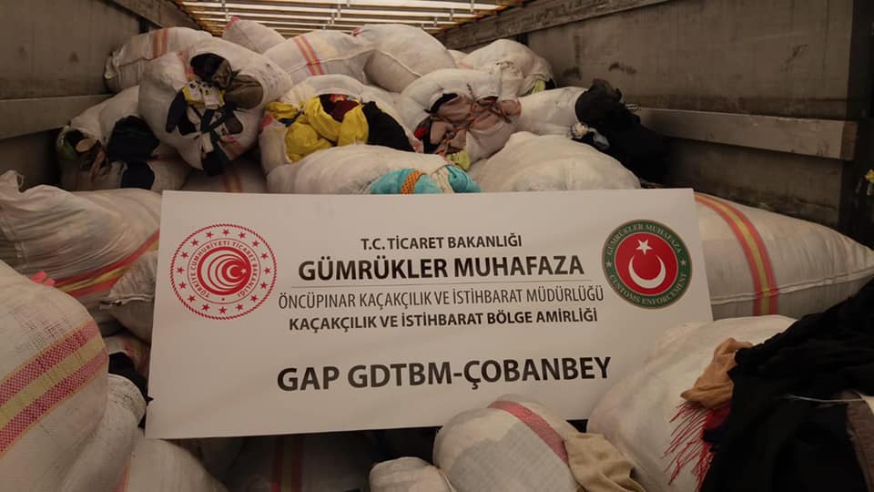 YENİ GİYSİ DİYE ESKİLERİNİ GÖTÜRÜYORLARDI!