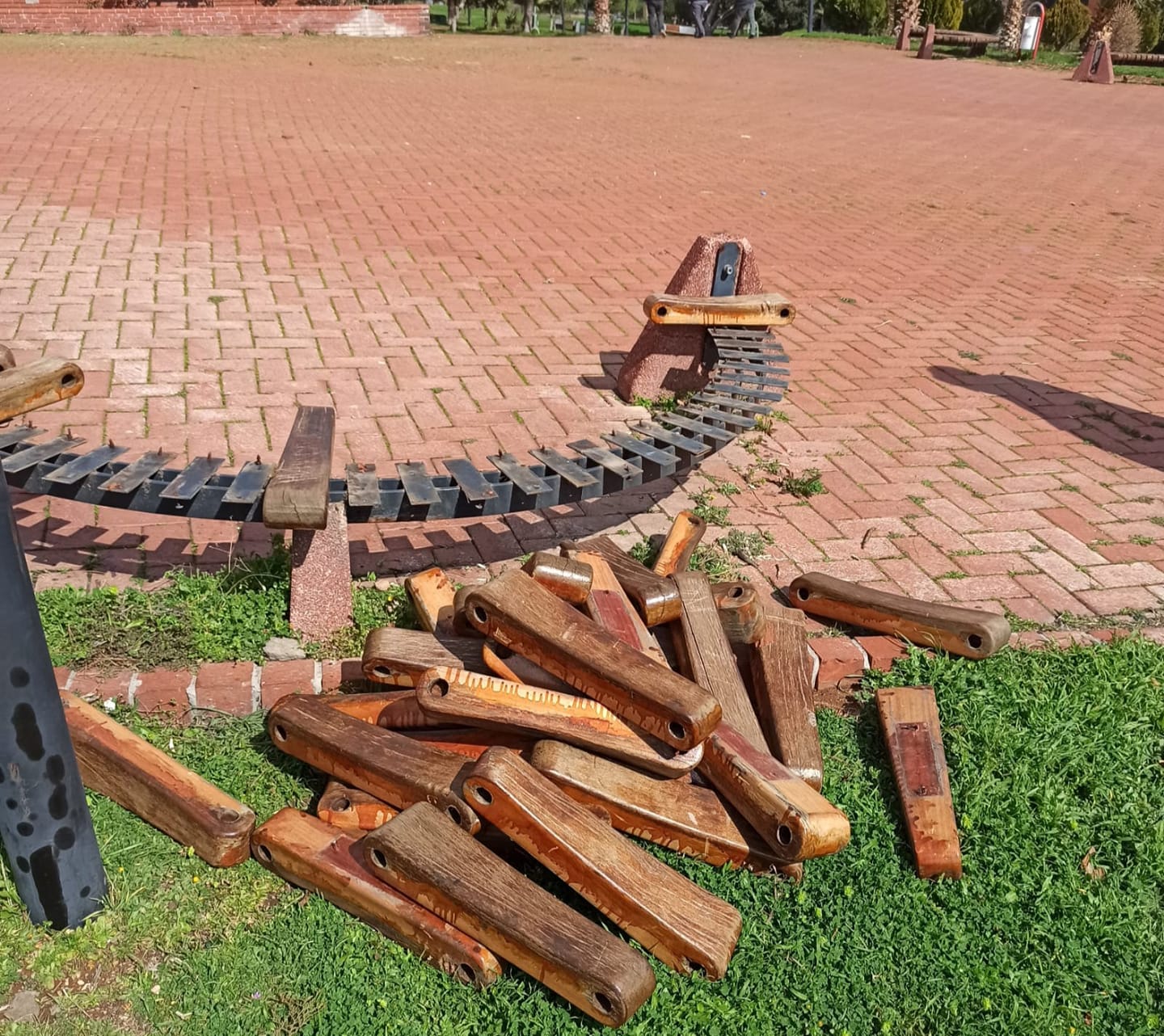 BAŞKAN RAMAZAN'DAN TEPKİ! "PARKLARA ZARAR VERENLERİN TAKİPÇİSİ OLACAĞIM"