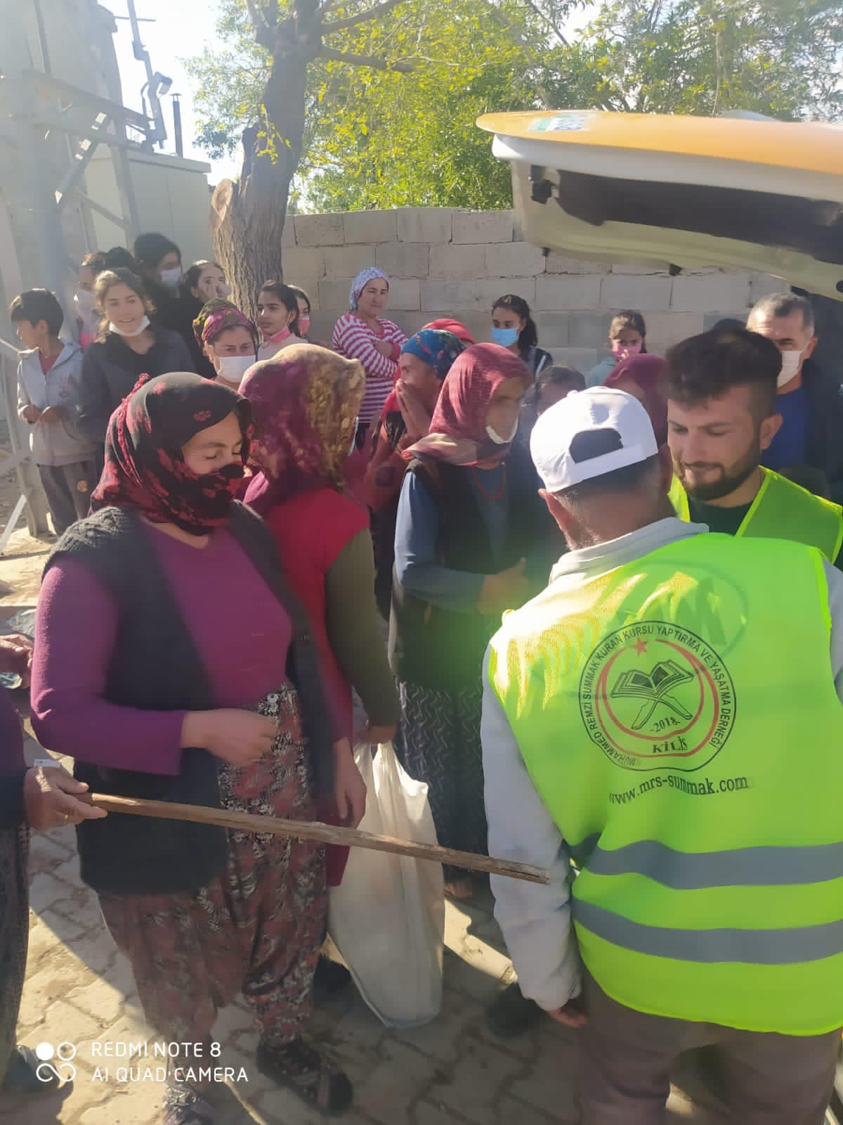 M.R SUMMAK KURAN KURSU HACILAR KÖYÜNDE GIDA KOLİSİ DAĞITTI