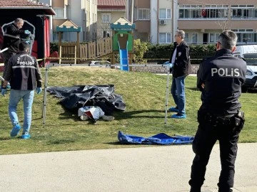 19 yaşındaki genç, parkta ölü bulundu