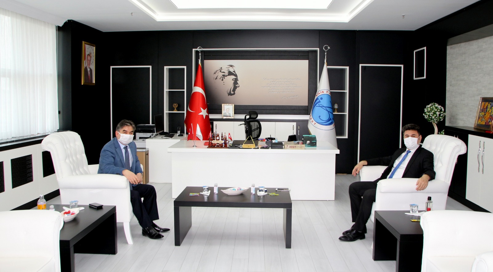 EMNİYET MÜDÜRÜ KARABULUT, REKTÖRÜ KARACOŞKUN'U TEBRİK ETTİ