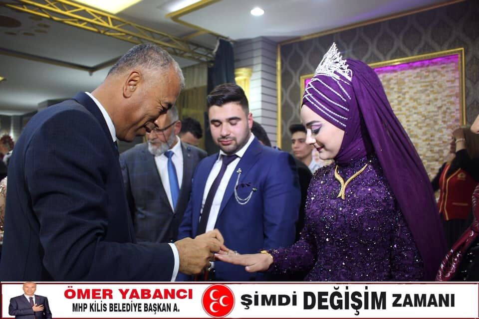 MHP’Lİ ŞÜKRÜ ÖZALP’IN KIZI EVLİLİĞE İLK ADIMI ATTI