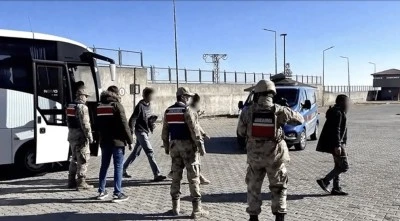 478 D&uuml;zensiz G&ouml;&ccedil;men ve 19 Organizat&ouml;r Yakalandı