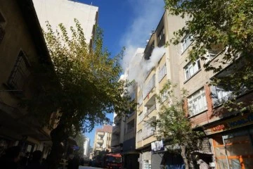 5 katlı binada çıkan yangın korkuttu