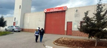 5 Yıl 2 Ay hapis cezası bulunan şahsı JASAT yakaladı