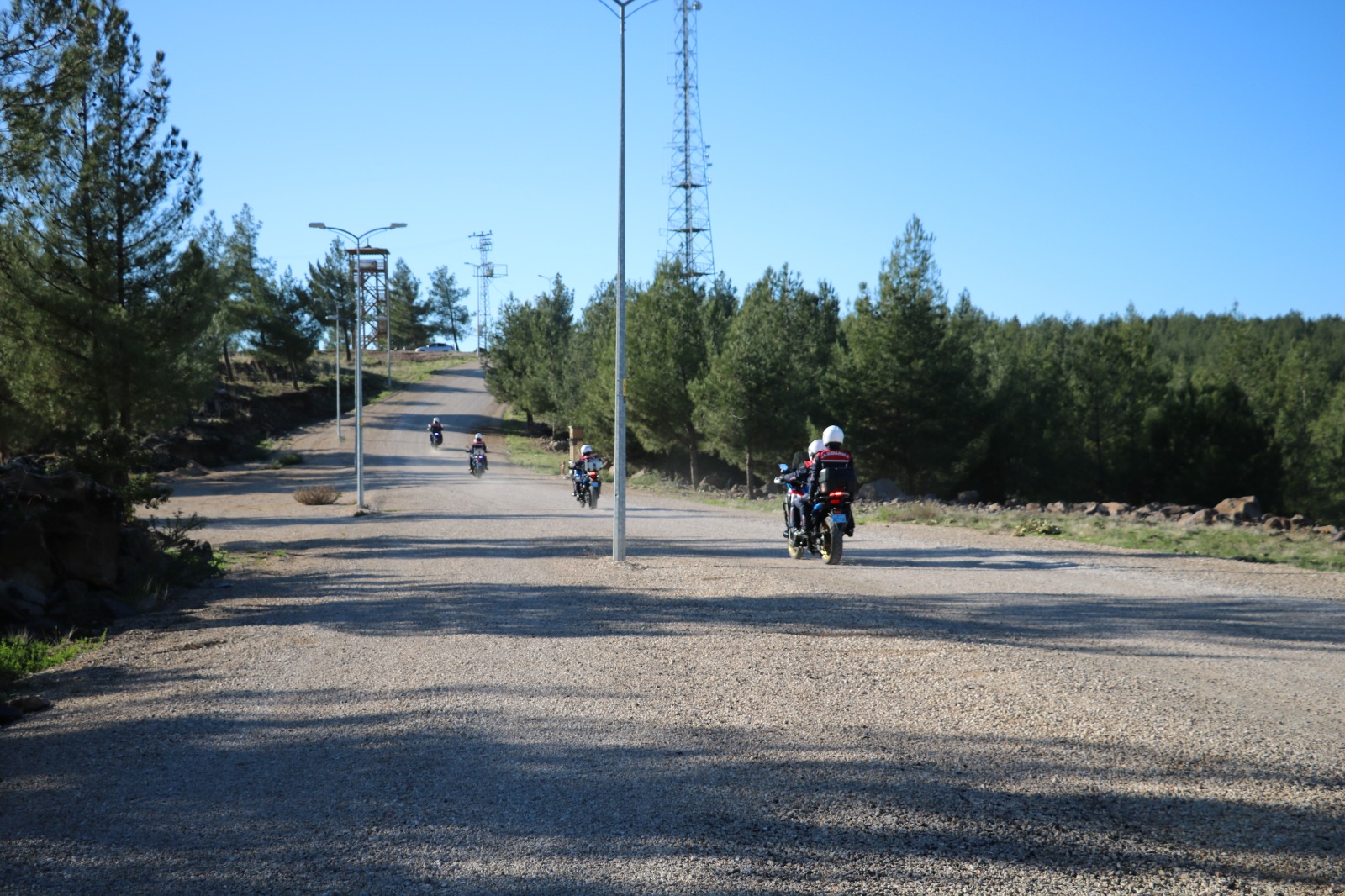 JANDARMA MOTORSİKLET TİMLERİ SUÇLULARA GÖZ AÇTIRMIYOR