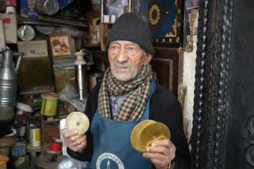 65 yıldır işini aşkla yapıyor