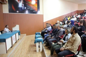 7 Aralık Üniversitesi’nde “Beş Kırık Kamera” Başlıklı Söyleşi Gerçekleştirildi