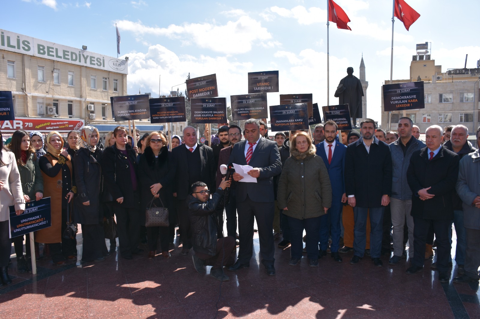 28 ŞUBAT SÜRECİ AK PARTİ TARAFINDAN PROTESTO EDİLDİ