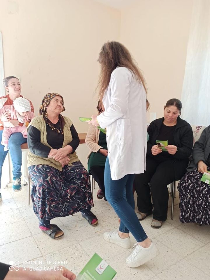 SAĞLIK PERSONELLERİ SERVİKS KANSERİNİ ANLATMAYA DEVAM EDİYOR