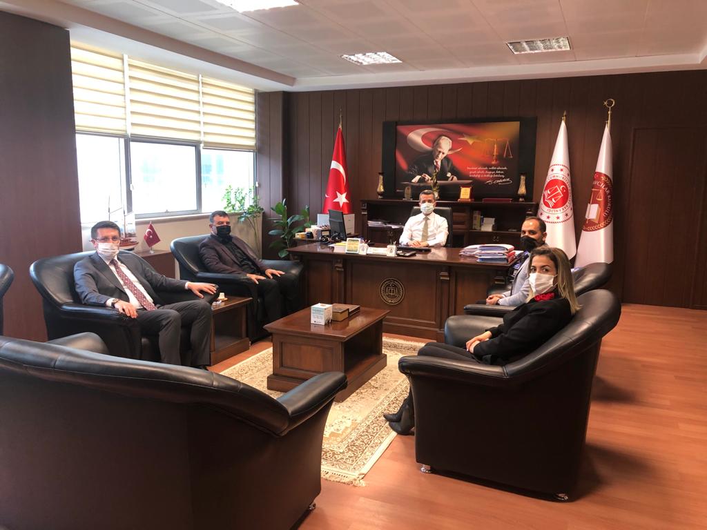 UĞUR OKULLARI ADALET KOMİSYONU BAŞKANI SEZGİN'LE GÖRÜŞTÜ
