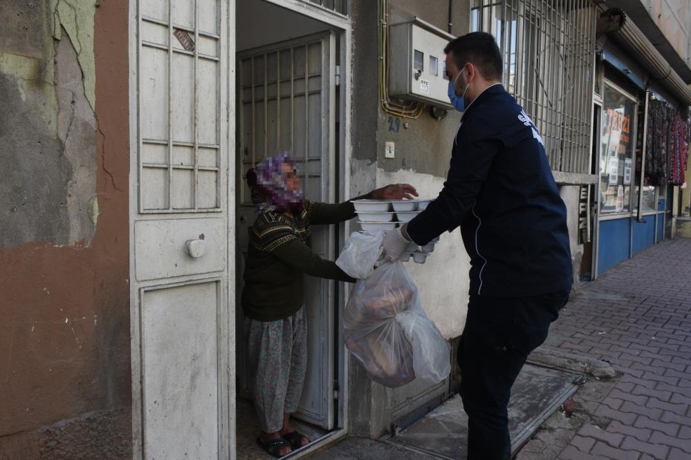 İHTİYAÇ SAHİPLERİNE SICAK İFTAR YEMEĞİ