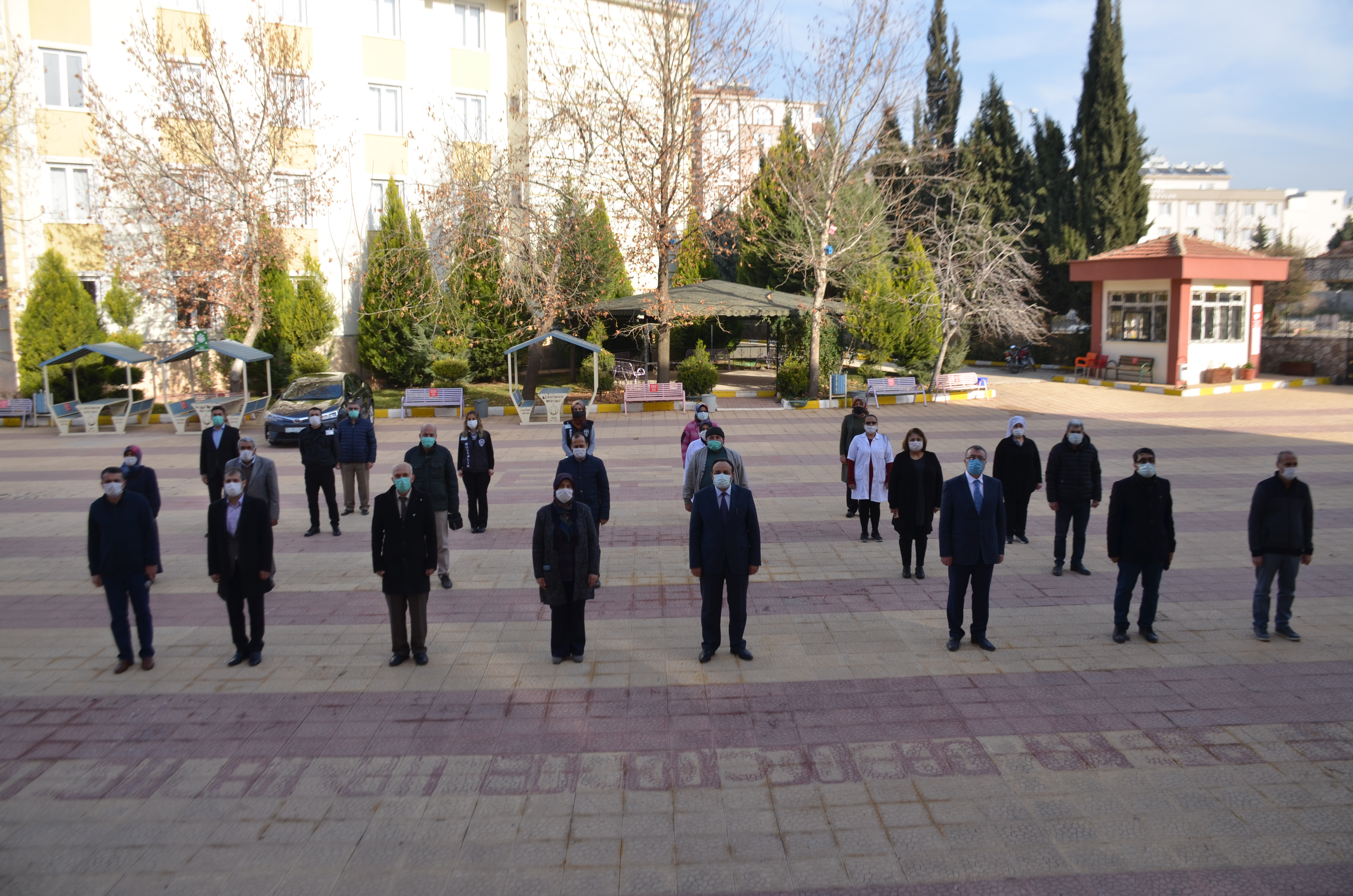 81 İL'DE EŞ ZAMANLI İSTİKLAL MARŞI OKUNDU