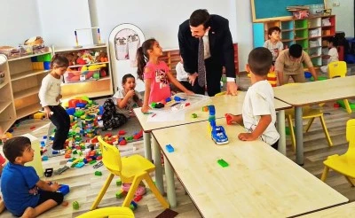 Açıkgöz, anaokulunda incelemelerde bulundu