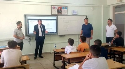 Açıkgöz, DYK kapsamında yürütülen yaz kurslarını ziyaret etti