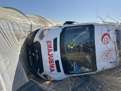 Adıyaman’da ambulansla otomobil çarpıştı: 8 yaralı