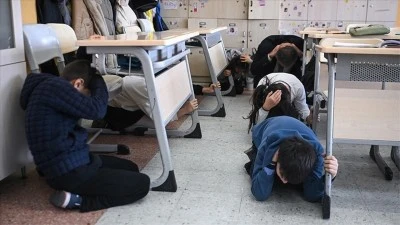 Afetlere karşı okullarda eş zamanlı tatbikat yapılacak
