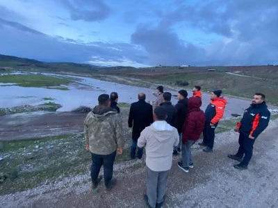 Afrin &Ccedil;ayı&rsquo;nda Mahsur Kalan Vatandaş Ekiplerce Kurtarıldı