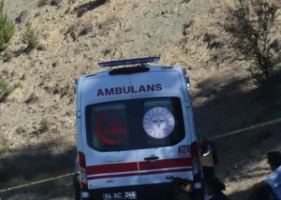Ağaca asılı halde ölü bulundu