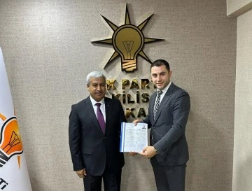 AK Parti kulislerini hareketlendiren Eryılmaz adaylığını açıkladı!