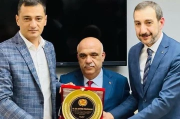 Aktürk’e yılın hayırsever işadamı ödülü