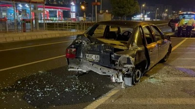 Alkollü ve ehliyetsiz sürücü durağa daldı: “Beni alın, bırakmayın” dedi