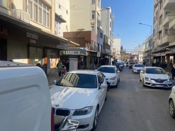 Ana Caddeler üzerinde uzun zaman bırakılan araçlar park sorununa sebep oluyor!