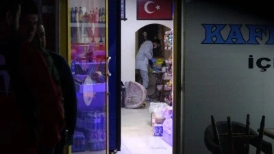 Antalya'da markette cinayet: 2 &ouml;l&uuml;