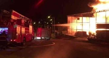 Araban'da tarım aletlerinin bulunduğu depo yandı